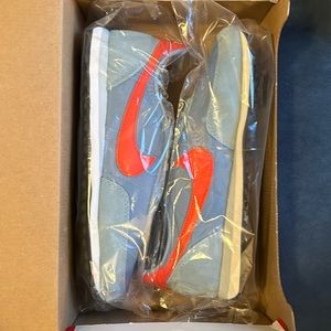 Never worn Nike waffle trainer